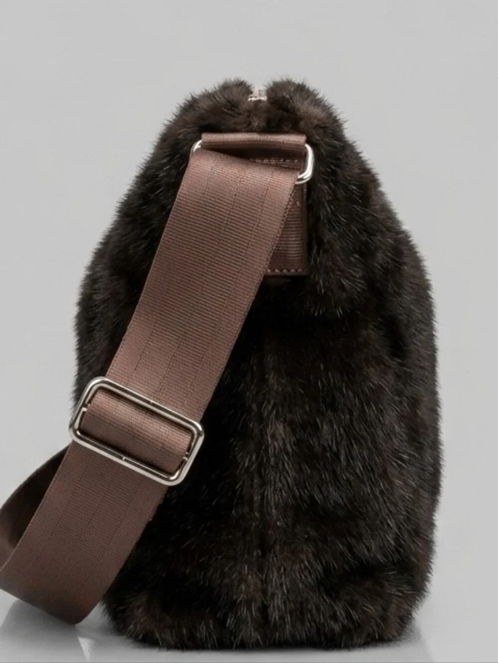 Harveys Seatbelt Bags Rare Vintage Plush Faux Fur Crossbody Shoulder Bag Brown